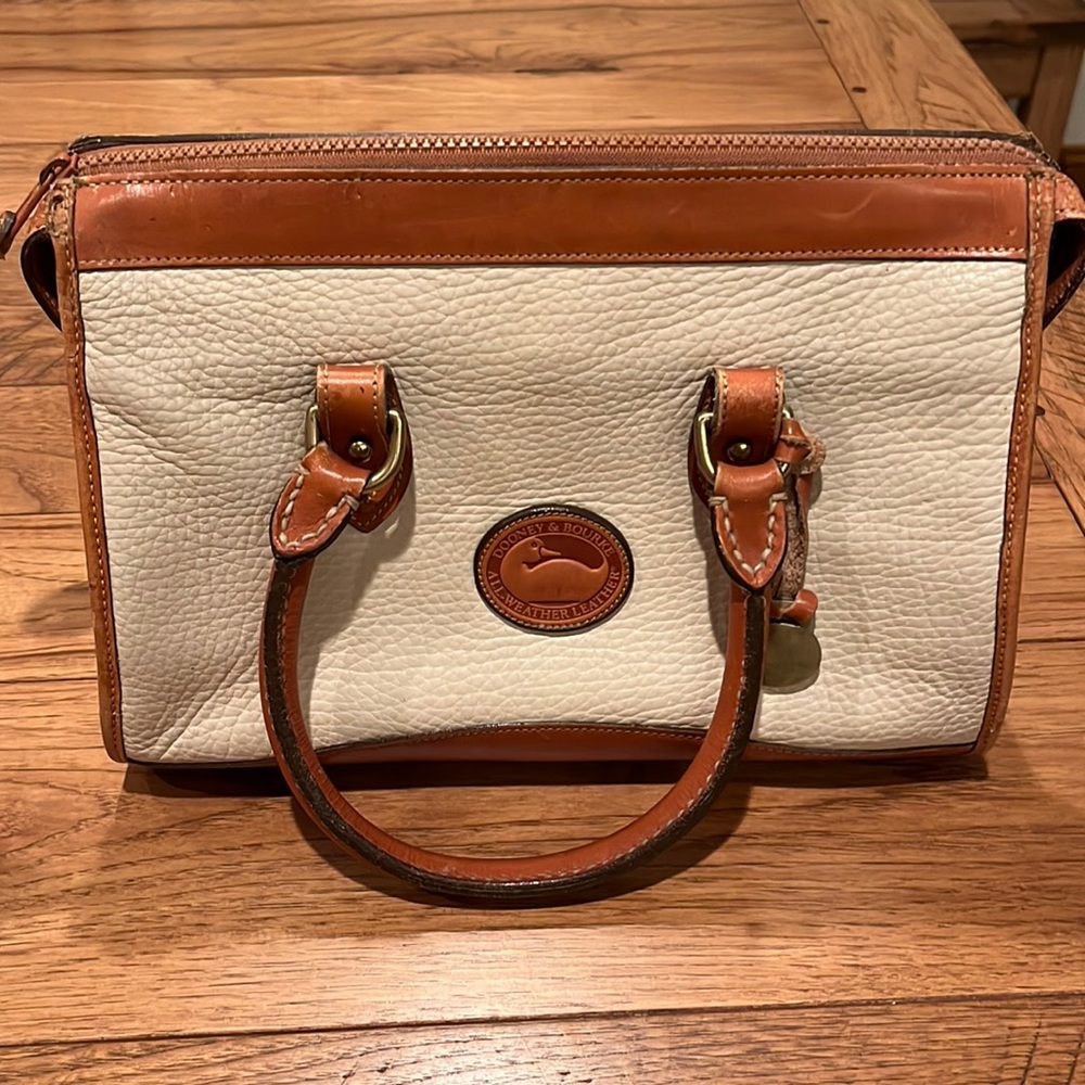 Very clean vintage Dooney & Bourke Double Handle Pocketbook